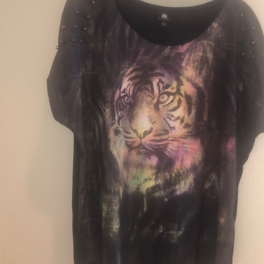 Women’s blouse